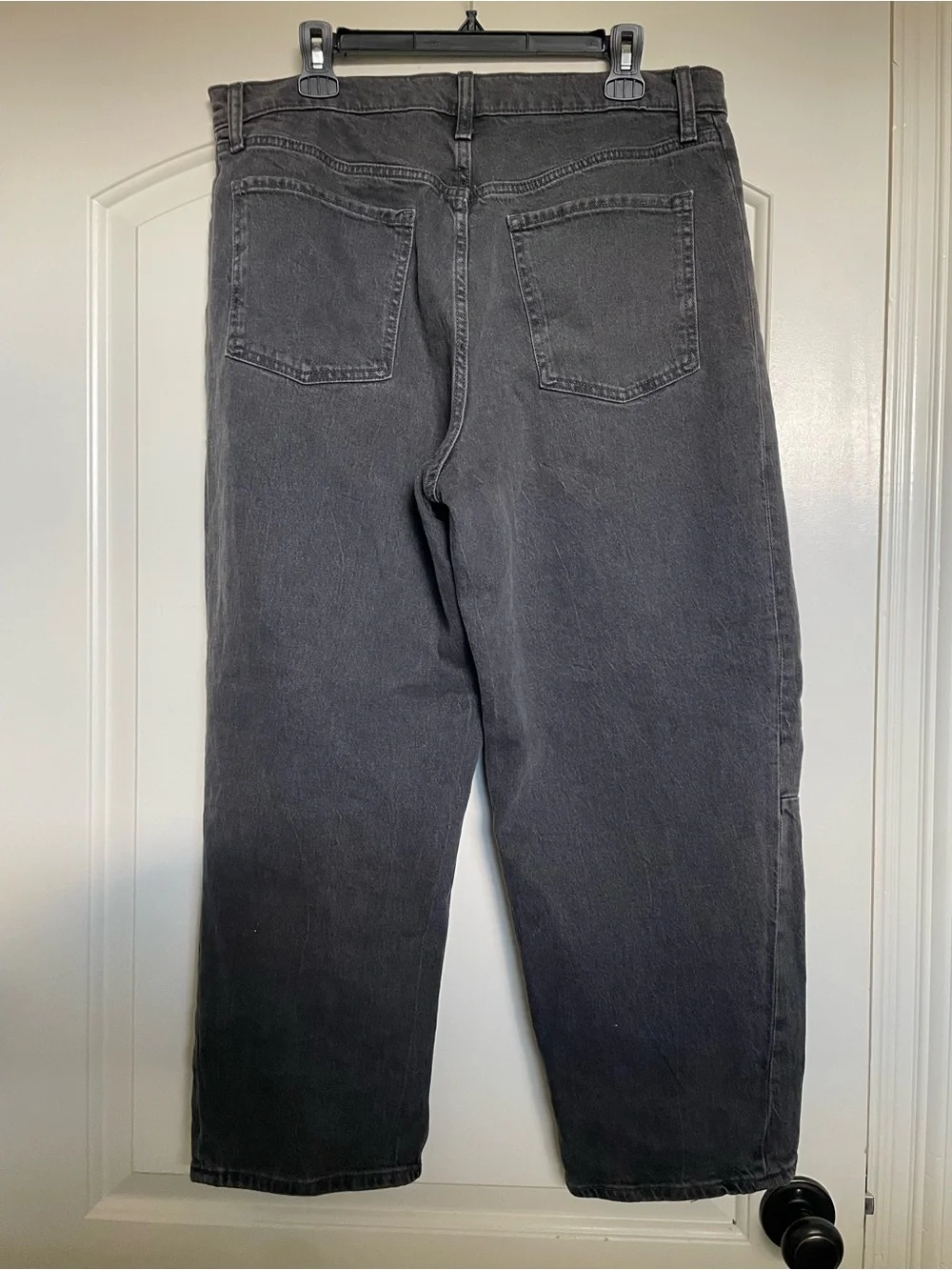 Old Navy Women’s SZ 14 High Waisted Barrel Leg Jeans in Black